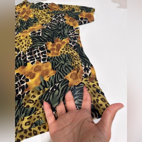 REQUIREMENTS ANIMAL Print blouse - Picture 14 of 14